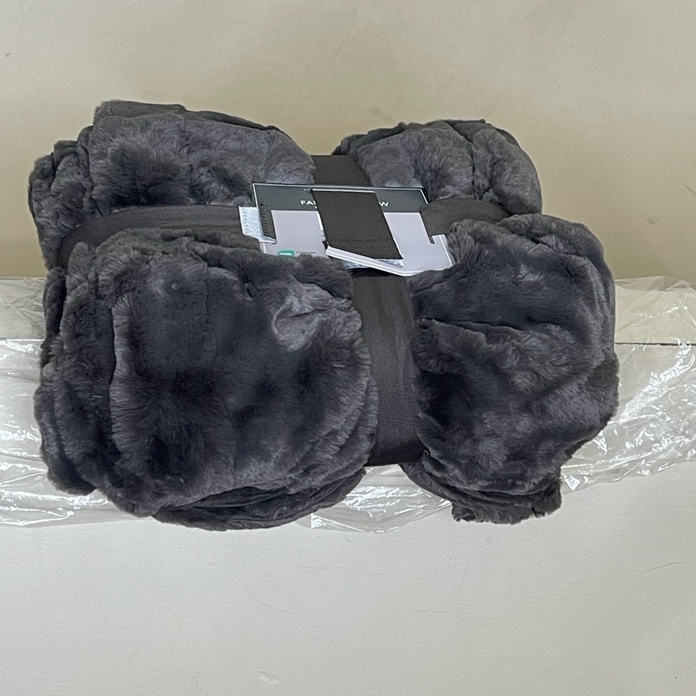 Berkshire Brown Plush Blankets and Throws for Cozy Comfort - Picture 5 of 8